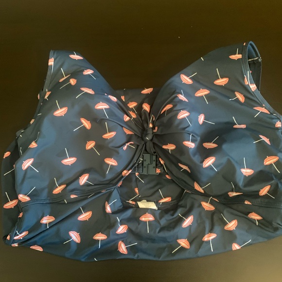 NipTuck - One piece swimsuit - Picture 4 of 4